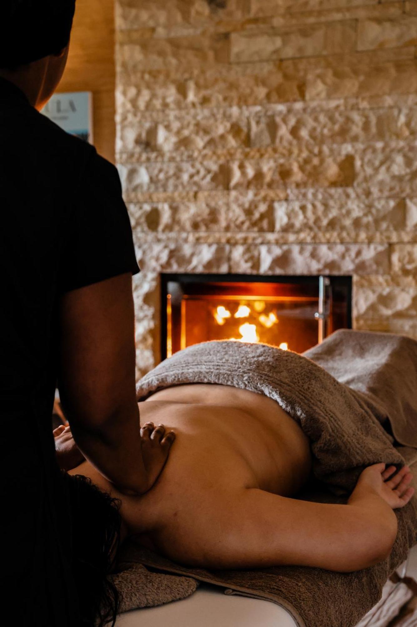 Pezula Nature Retreat Knysna Exterior photo A massage