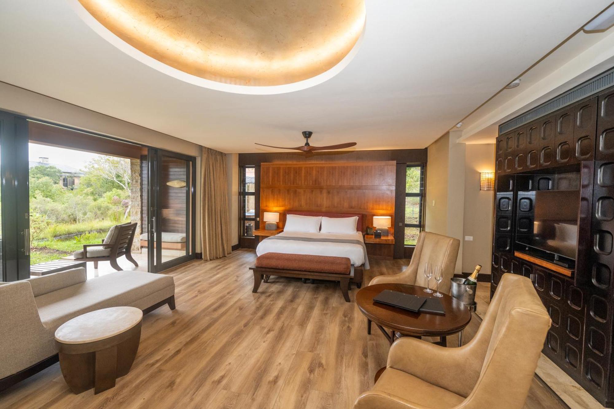Pezula Nature Retreat Knysna Exterior photo A bedroom at the hotel