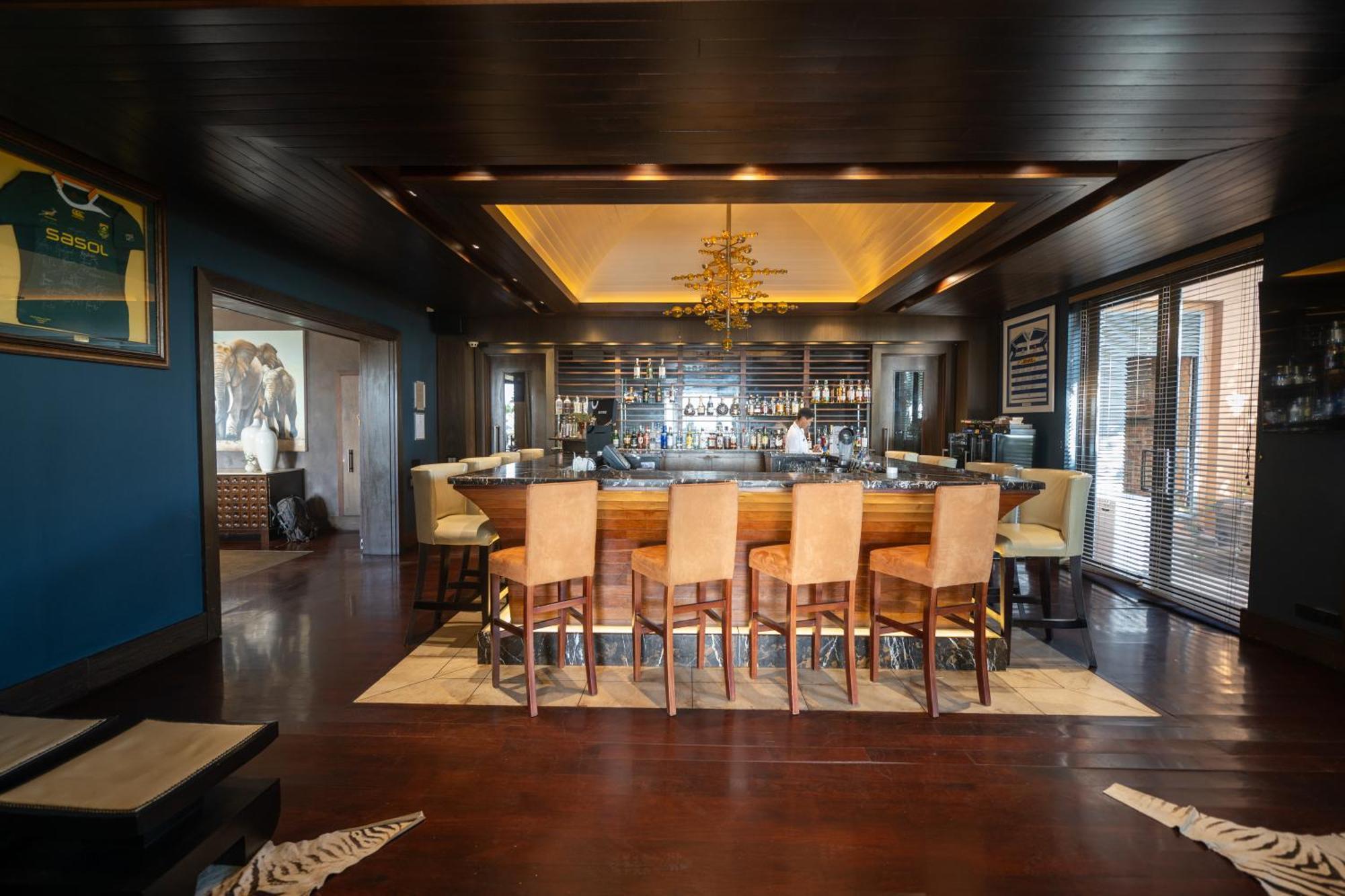 Pezula Nature Retreat Knysna Exterior photo The bar at the 101 Club