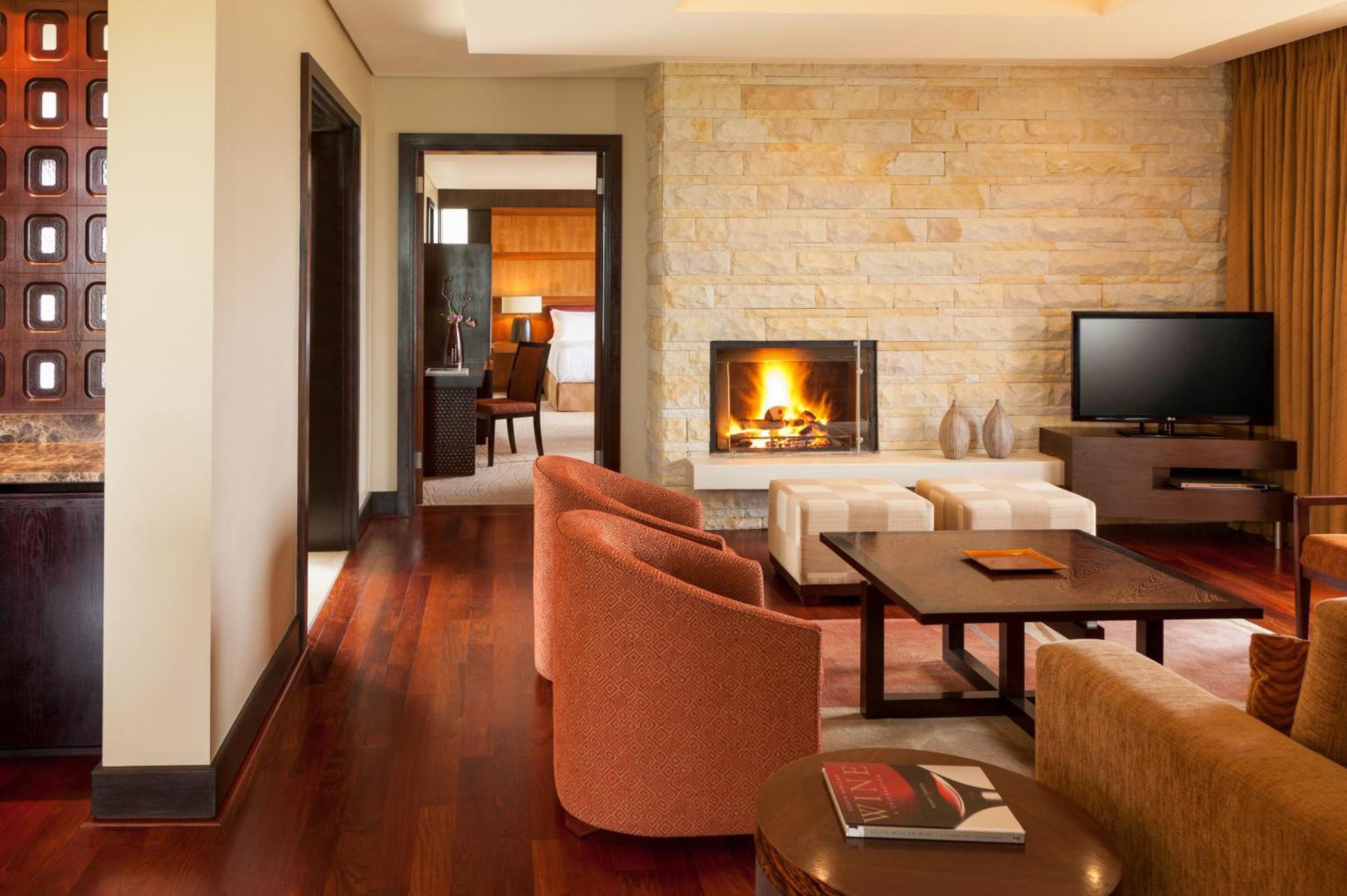 Pezula Nature Retreat Knysna Room photo A living room at the Four Seasons Hotel