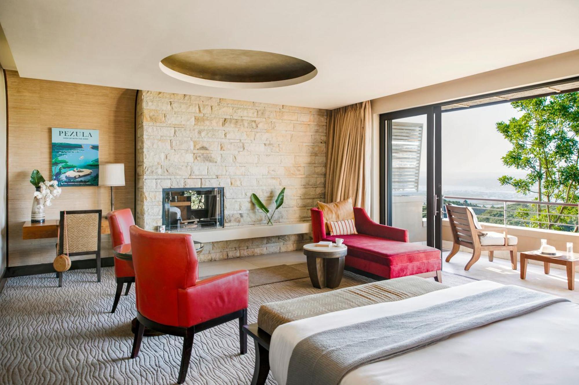 Pezula Nature Retreat Knysna Room photo A guest room at the InterContinental Chania